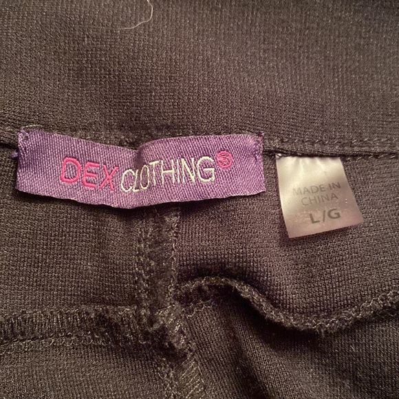 Front is Faux leather leggings with seams on front and back - Picture 4 of 4